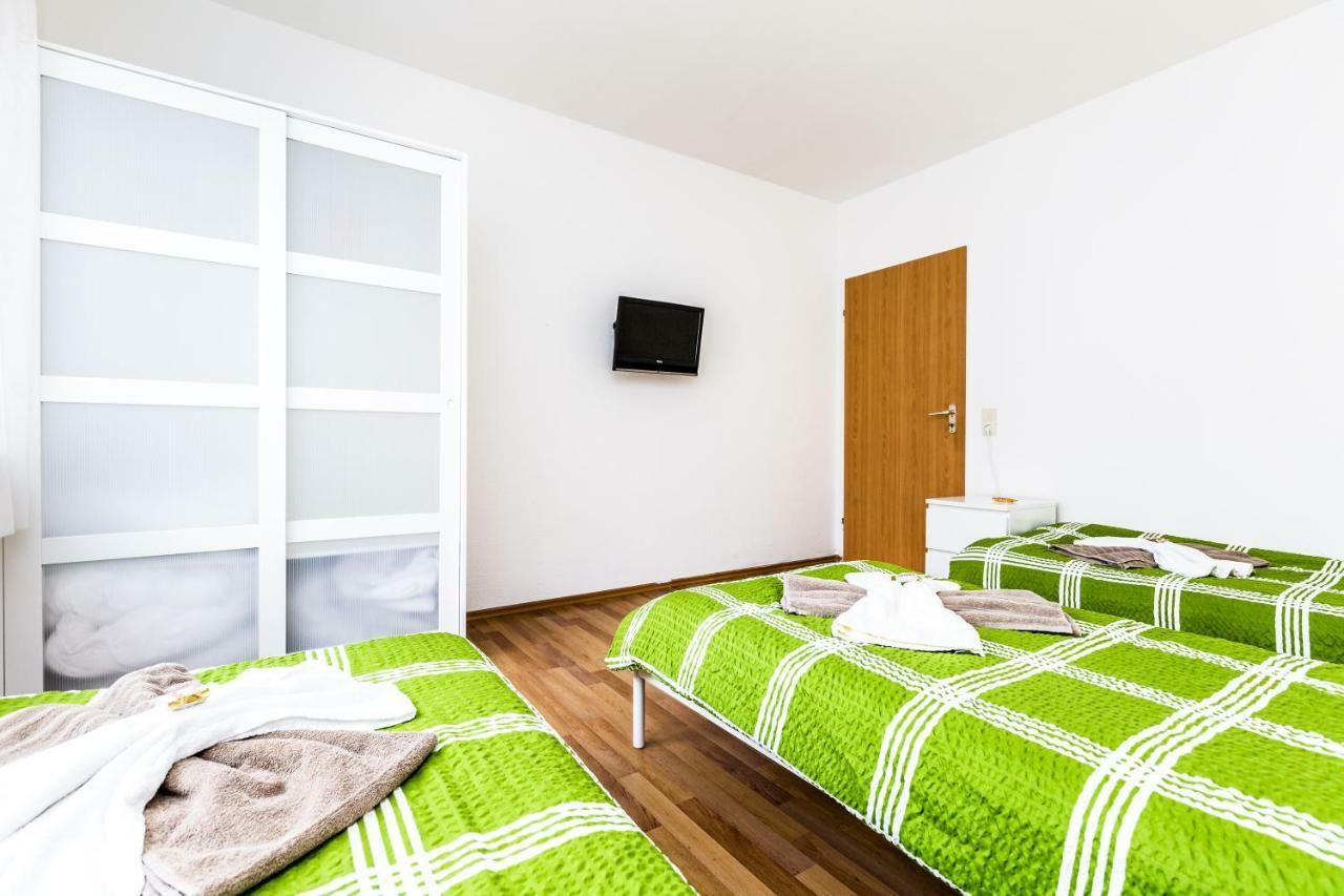 Workers Apartment Am Wiener Platz Colonia Esterno foto