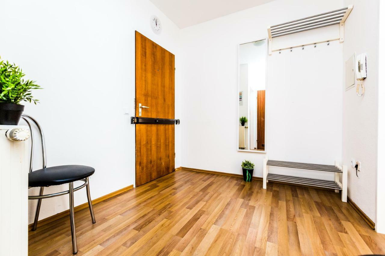 Workers Apartment Am Wiener Platz Colonia Esterno foto